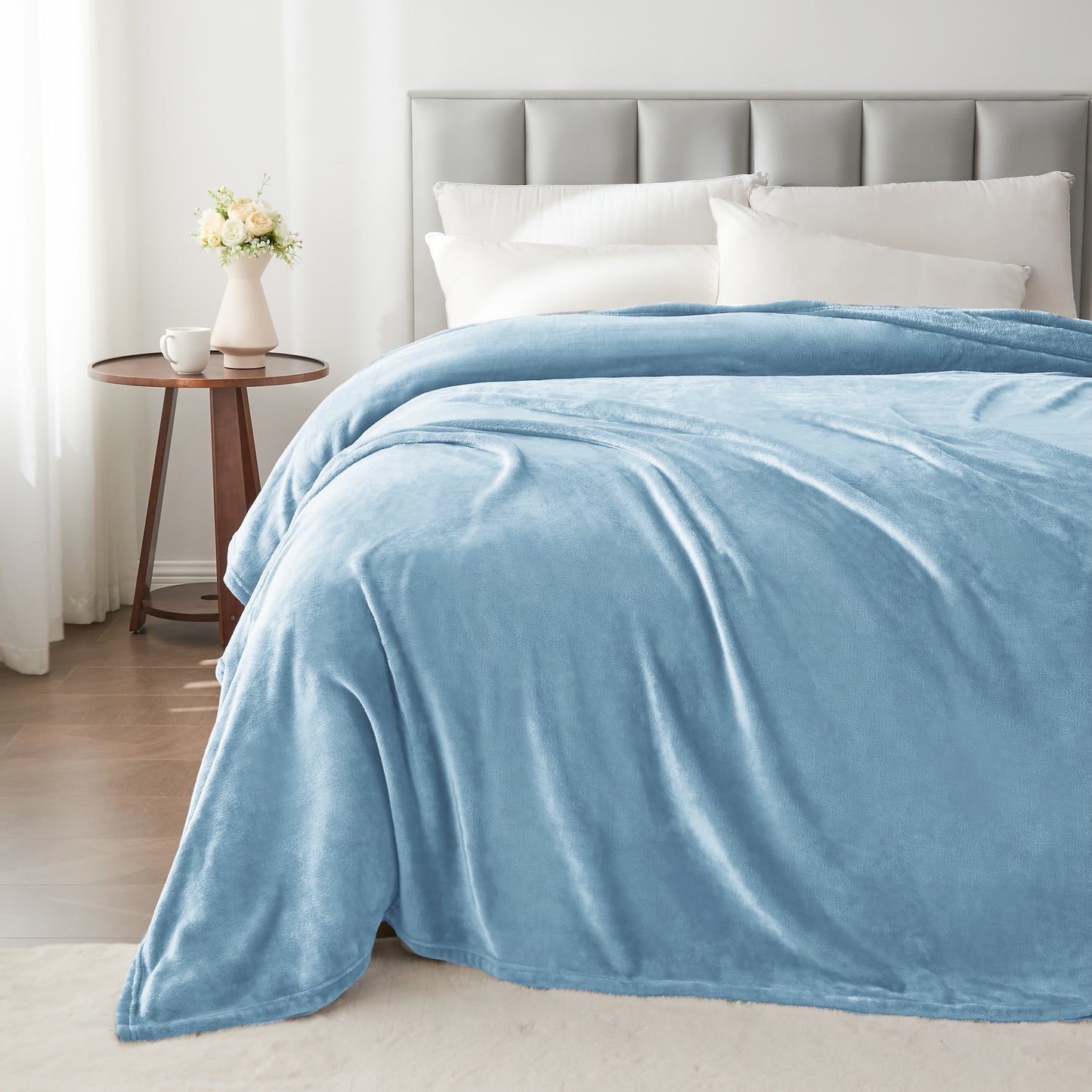 Fleece Blankets Queen Size Throw Blankets for Bed & Couch, Plush Cozy Fuzzy Blanket, Super Soft & Warm Blankets for Fall and Winter
