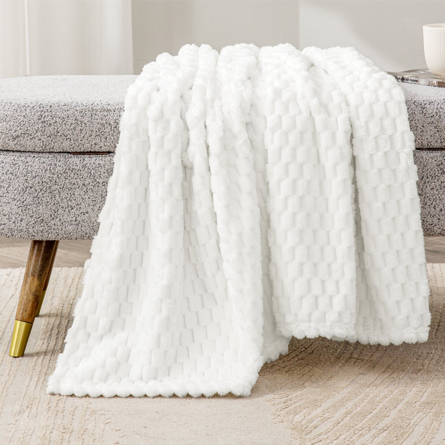 Fleece Blanket for Couch & Bed - 3D Jacquard Decorative Blanket, Super Soft and Cozy Warm Fuzzy Blanket for Winter