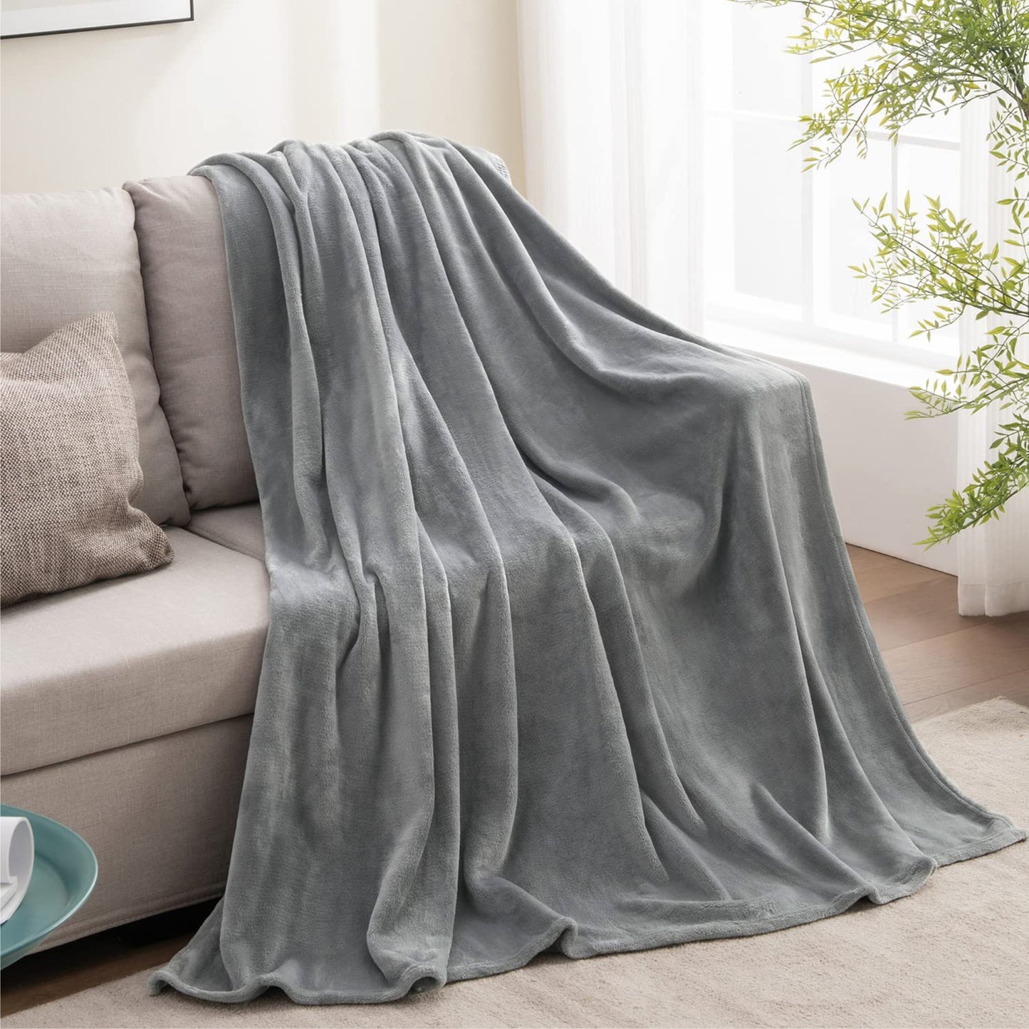 Fleece Blanket Throw Blanket for Couch & Bed, Plush Cozy Fuzzy Blanket, Super Soft & Warm Blankets for Fall and Winter