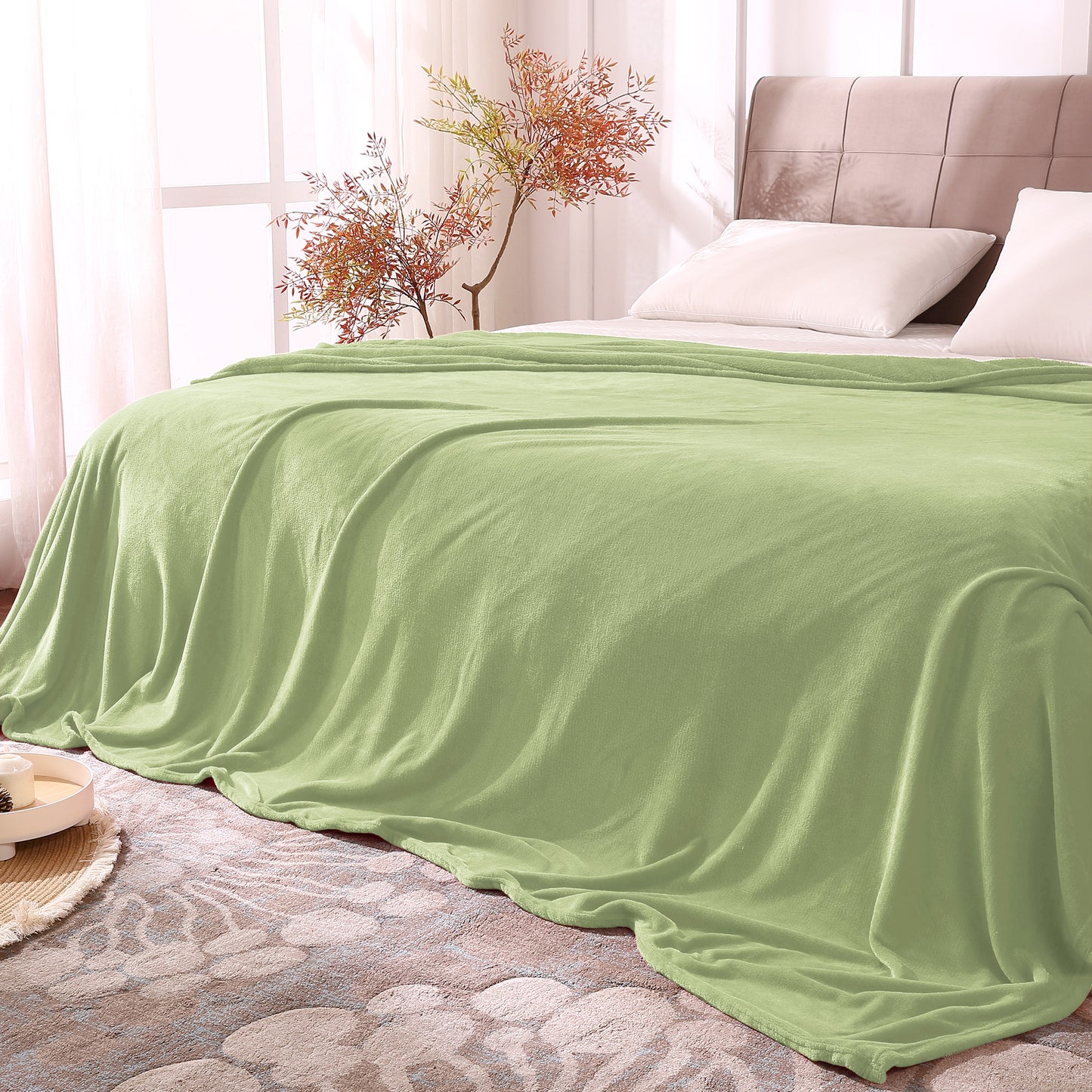 Fleece Blankets Queen Size Throw Blankets for Bed & Couch, Plush Cozy Fuzzy Blanket, Super Soft & Warm Blankets for Fall and Winter