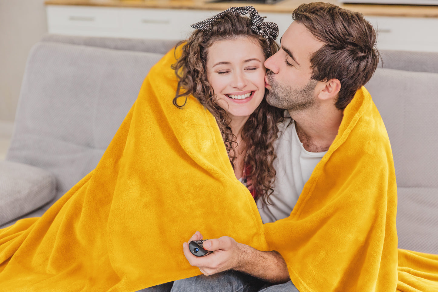 Fleece Blankets Queen Size Throw Blankets for Bed & Couch, Plush Cozy Fuzzy Blanket, Super Soft & Warm Blankets for Fall and Winter