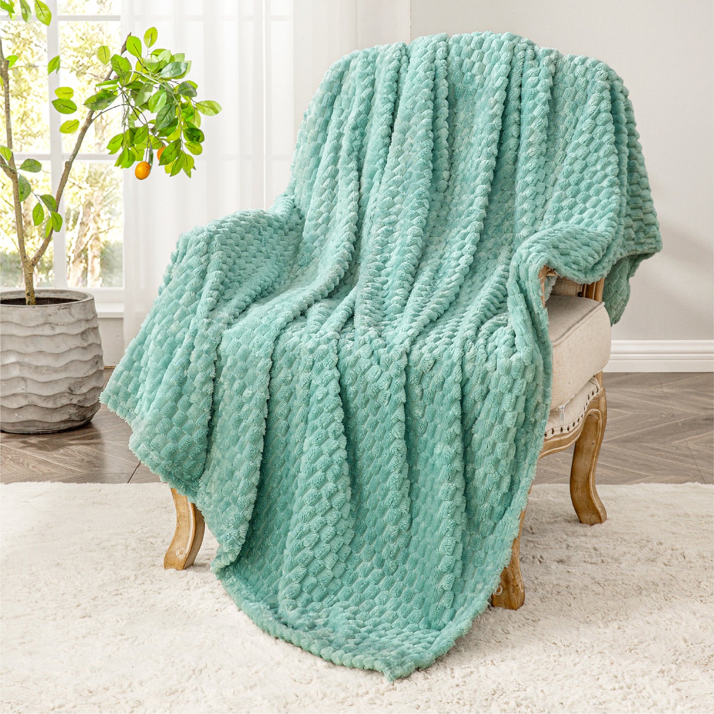 Fleece Blanket for Couch & Bed - 3D Jacquard Decorative Blanket, Super Soft and Cozy Warm Fuzzy Blanket for Winter