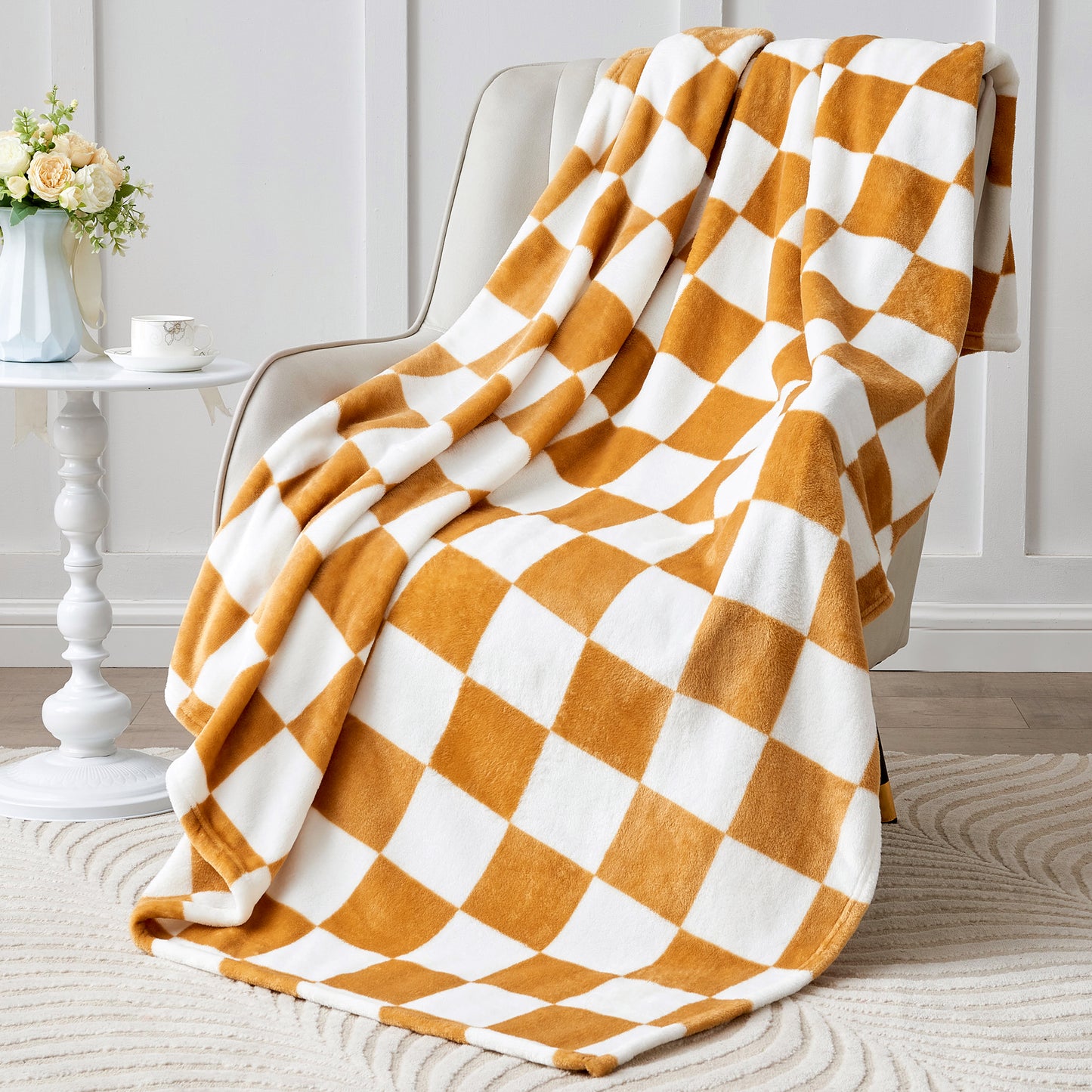 Checkered Throw Blanket for Couch and Bed, Luxurious Decorative Fleece Blanket with Checkerboard Grid Home Decor, Soft and Cozy Throw Blanket for Spring and Summer