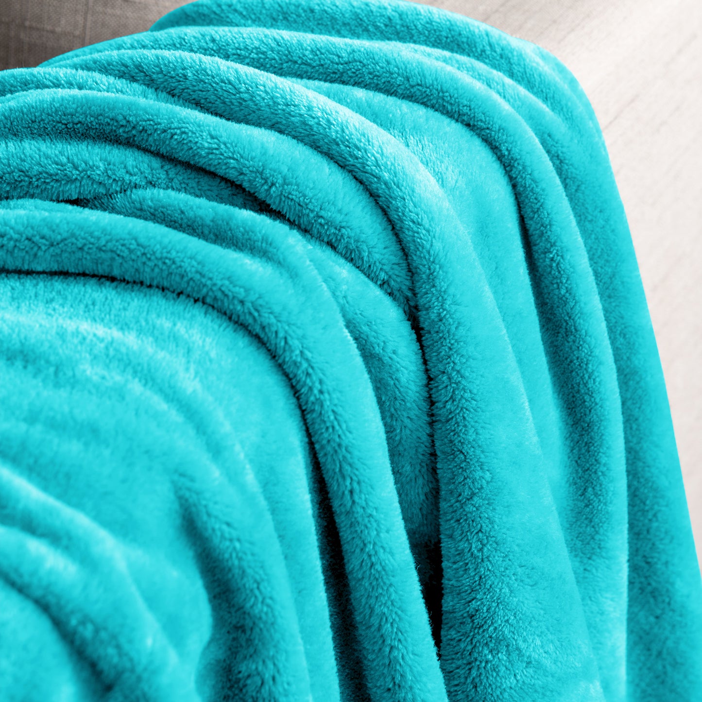 Fleece Blankets Queen Size Throw Blankets for Bed & Couch, Plush Cozy Fuzzy Blanket, Super Soft & Warm Blankets for Fall and Winter