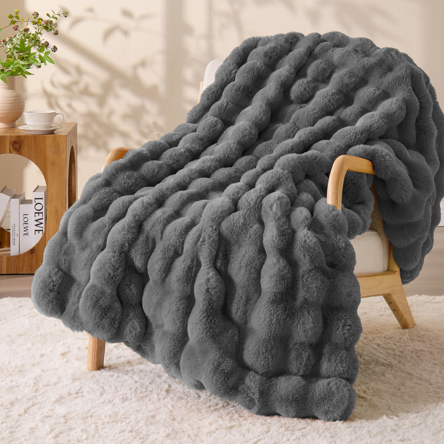 BEDELITE Faux Fur Throw Blanket, Soft Cozy Plush Bubble Blanket for Couch Sofa Bedroom Living Room Decor - 870GSM Thick Warm Fuzzy Fluffy Faux Rabbit Fur Blanket