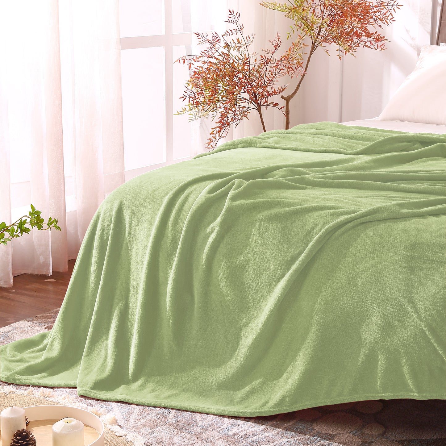 Fleece Blankets Queen Size Throw Blankets for Bed & Couch, Plush Cozy Fuzzy Blanket, Super Soft & Warm Blankets for Fall and Winter