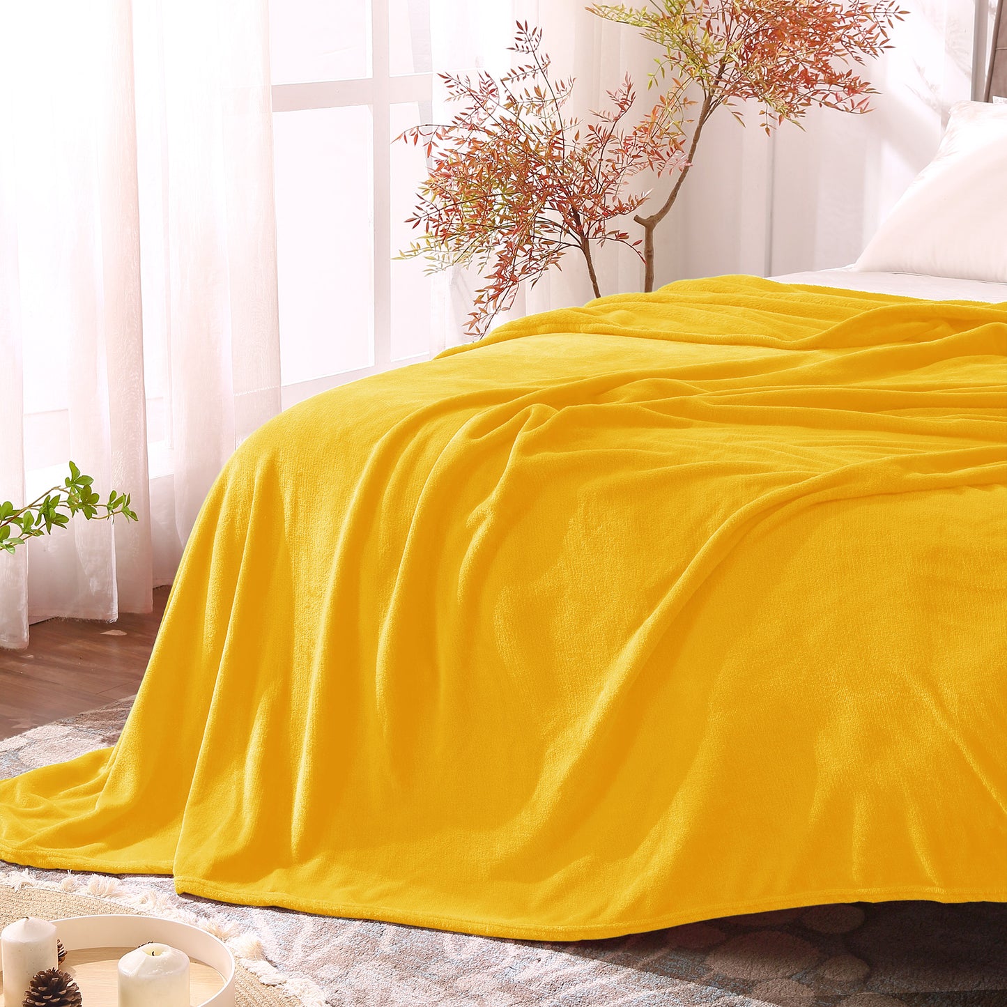 Fleece Blankets Queen Size Throw Blankets for Bed & Couch, Plush Cozy Fuzzy Blanket, Super Soft & Warm Blankets for Fall and Winter
