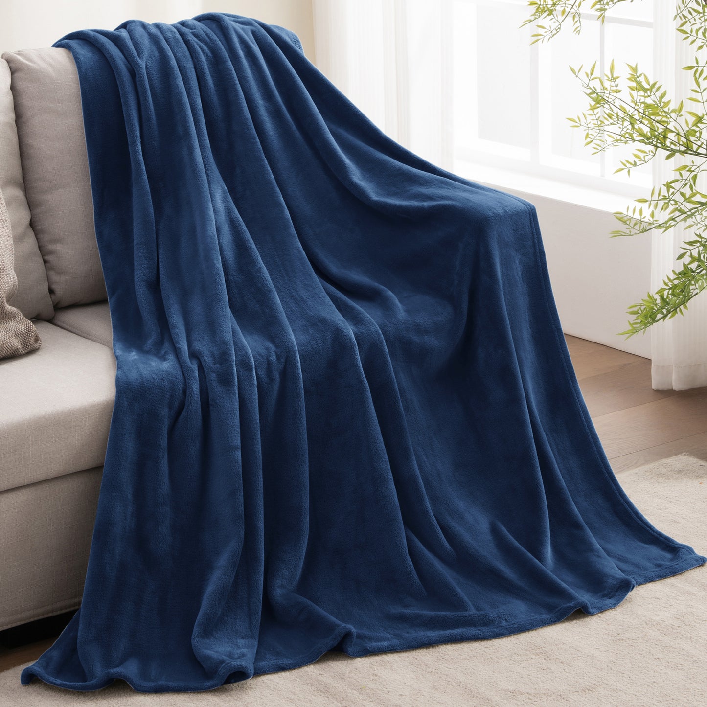 Fleece Blanket Throw Blanket for Couch & Bed, Plush Cozy Fuzzy Blanket, Super Soft & Warm Blankets for Fall and Winter