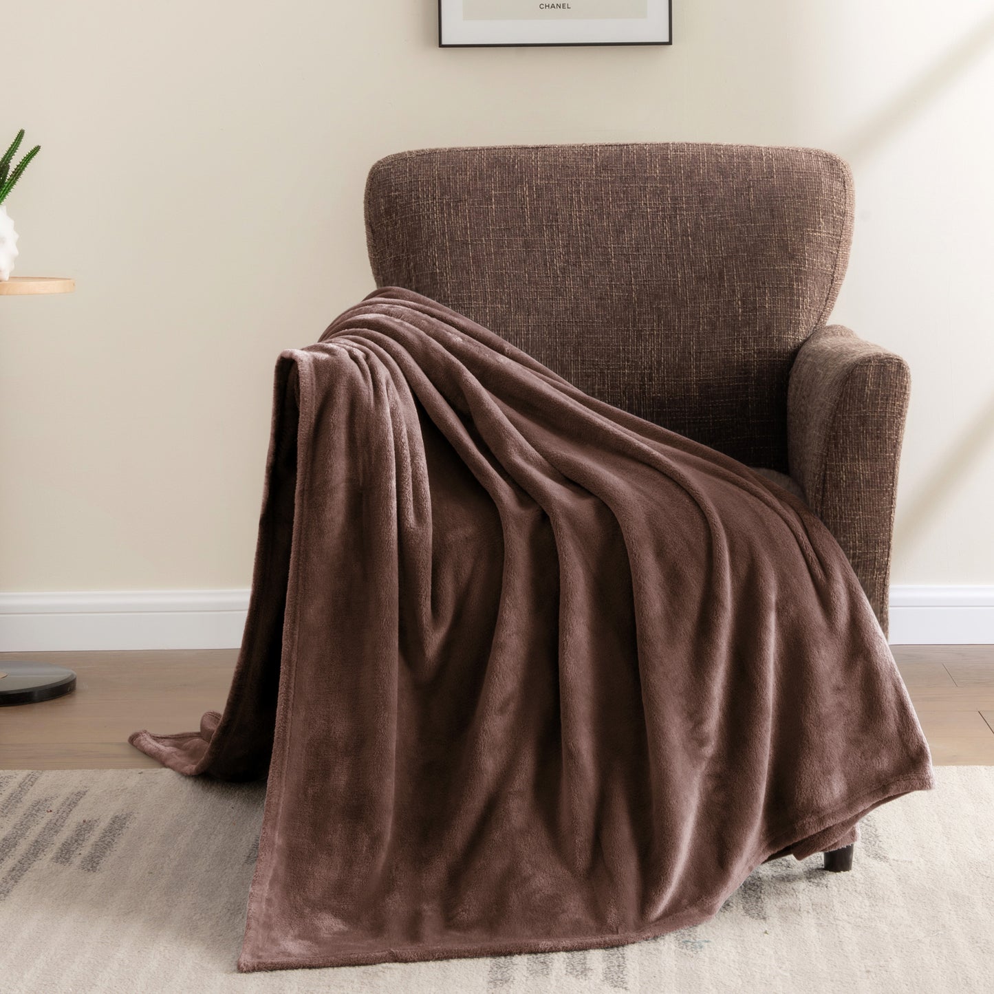 Fleece Blanket Throw Blanket for Couch & Bed, Plush Cozy Fuzzy Blanket, Super Soft & Warm Blankets for Fall and Winter