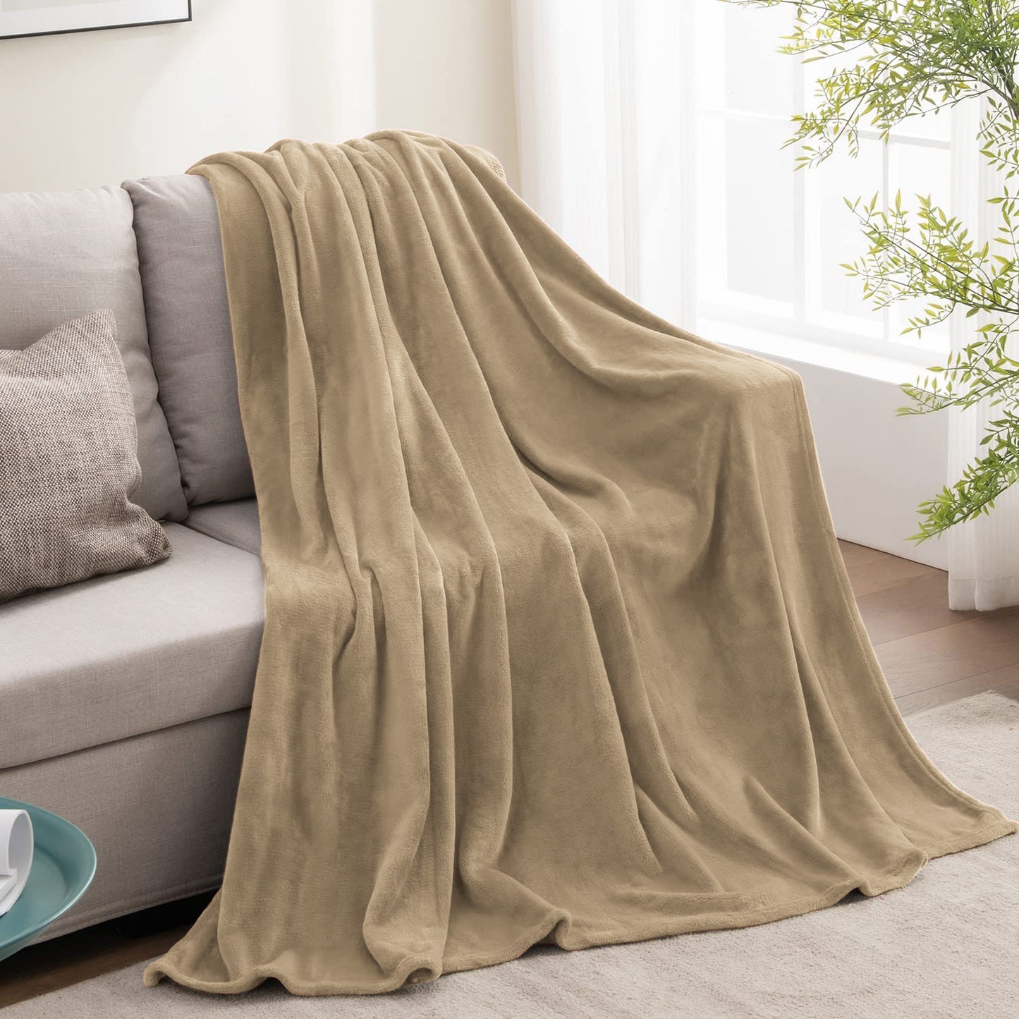 Fleece Blanket Throw Blanket for Couch & Bed, Plush Cozy Fuzzy Blanket, Super Soft & Warm Blankets for Fall and Winter