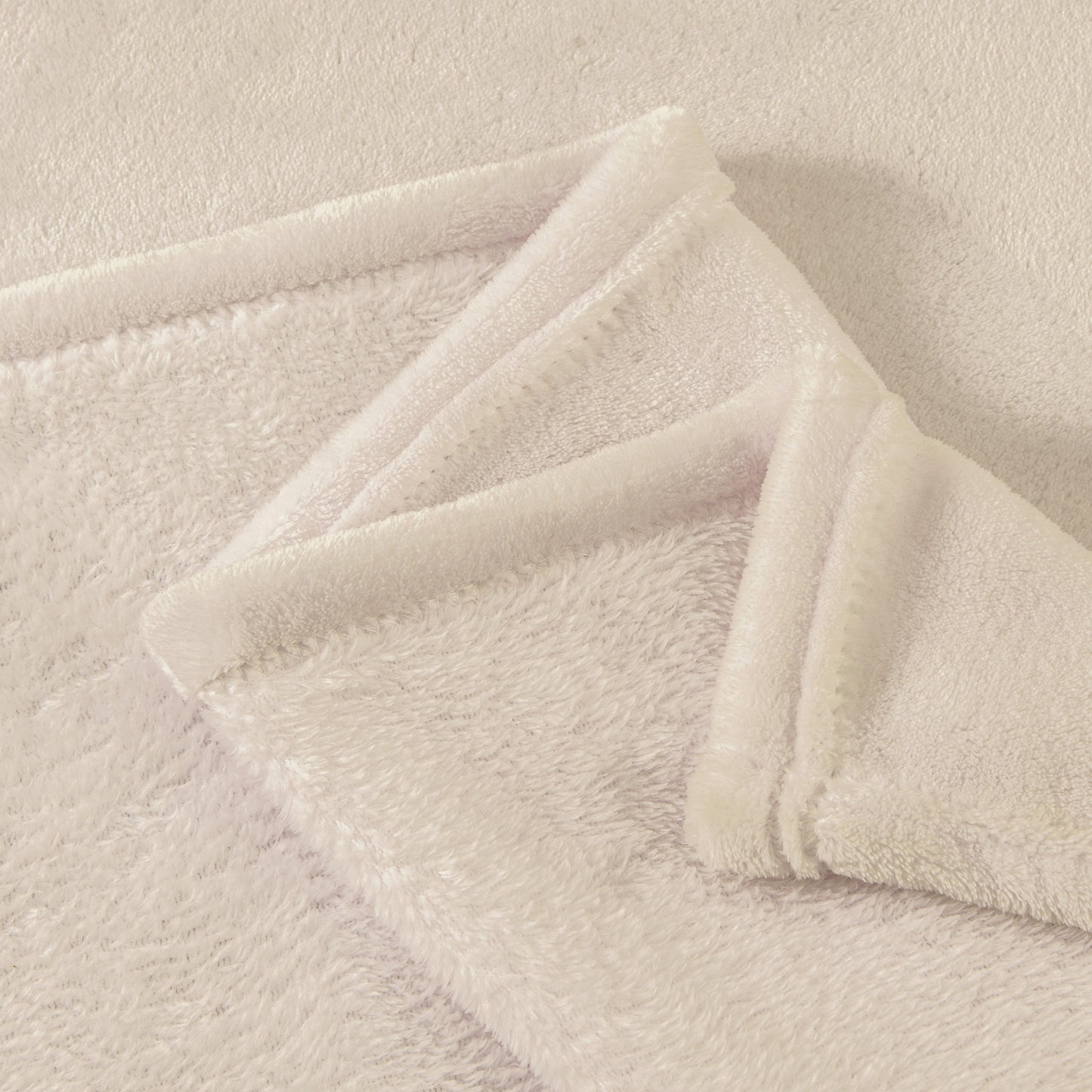 Fleece Blankets Queen Size Throw Blankets for Bed & Couch, Plush Cozy Fuzzy Blanket, Super Soft & Warm Blankets for Fall and Winter