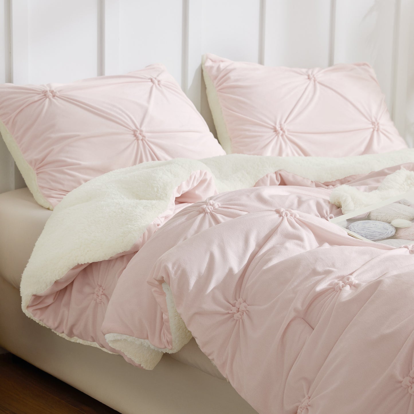 BEDELITE Pintuck Fluffy Comforter Set - Super Soft Sherpa Comforter , Luxury Warm Bedding Set for Winter, Fuzzy Bed Set