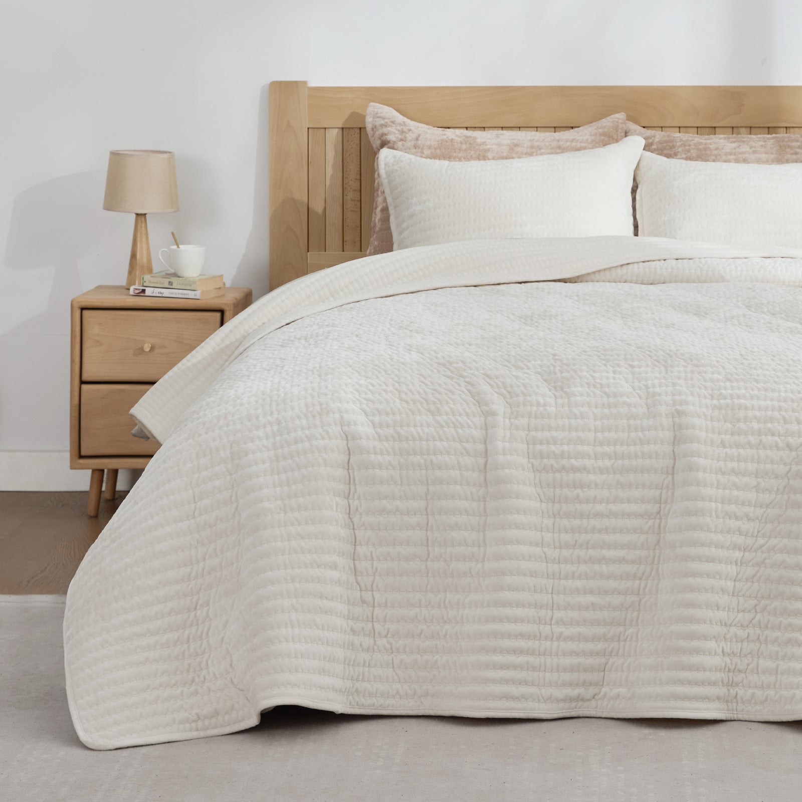 BEDELITE Velvet Quilt Set King Size, Luxury Velvet Comforter for All Season, Lightweight Soft Quilted Bedding Set, Striped Channel Oversized Bedspread Coverlet with 2 Pillow Shams
