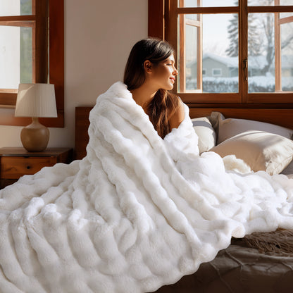 BEDELITE Faux Fur Throw Blanket, Soft Cozy Plush Bubble Blanket for Couch Sofa Bedroom Living Room Decor - 870GSM Thick Warm Fuzzy Fluffy Faux Rabbit Fur Blanket