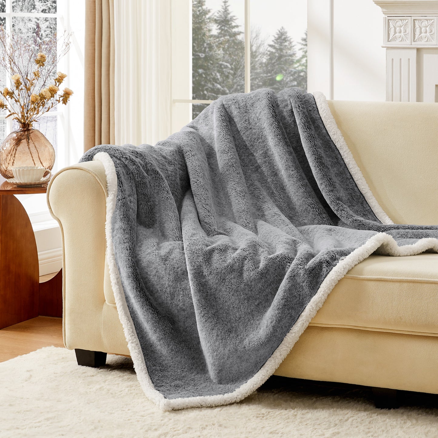 BEDELITE Faux Fur Throw Blanket for Couch - Super Soft & Warm Thick Sherpa Blanket for Sofa and Room Decor, Luxury Cozy Plush Fluffy Winter Blanket Gifts for Women Men Mom Dad