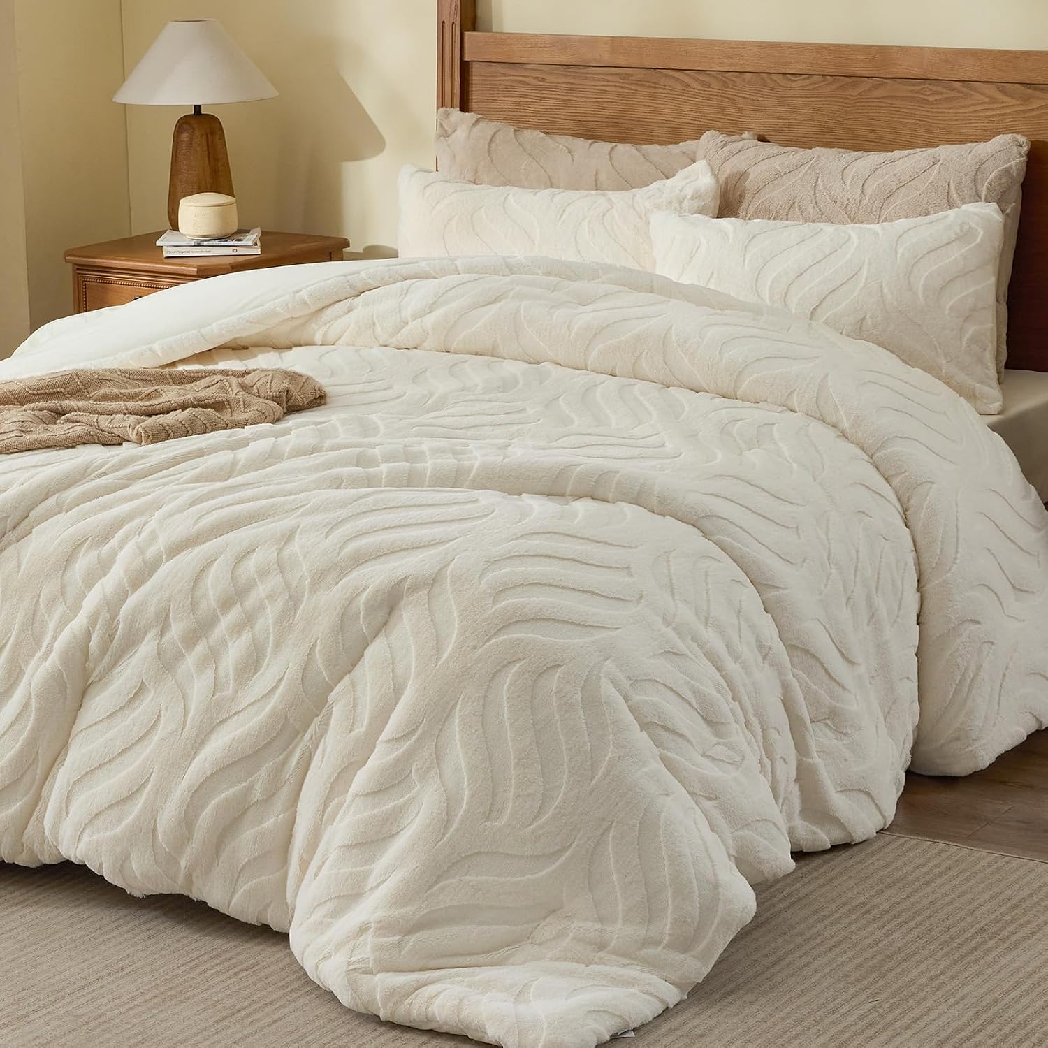 BEDELITE Fluffy Faux Fur Comforter Set