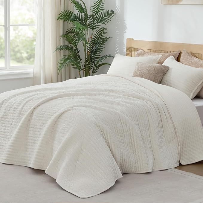 BEDELITE Velvet Quilt Set - Luxury Velvet Comforter for All Season with 2 Pillow Shams Lightweight Soft Quilted Bedding Set
