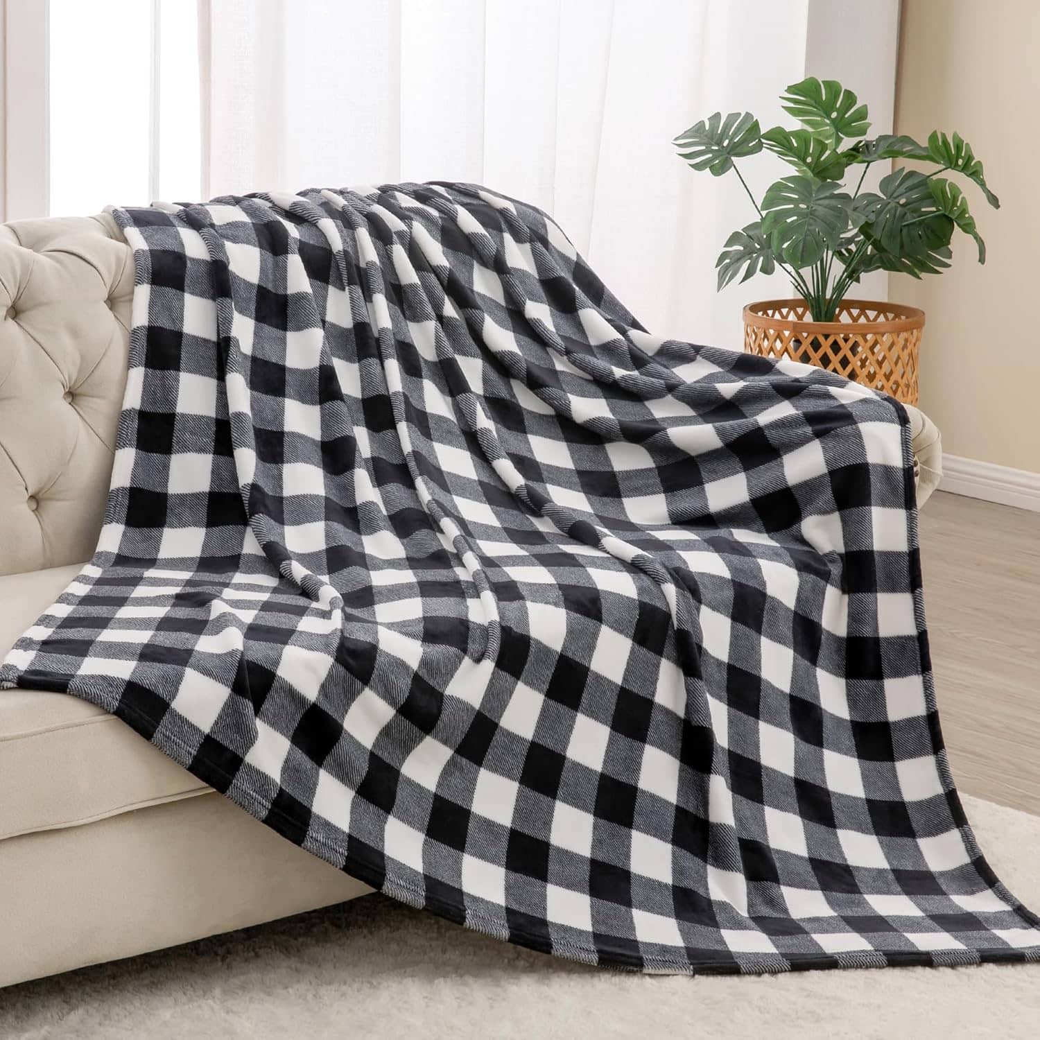 Checkered Fleece Throw Blankets