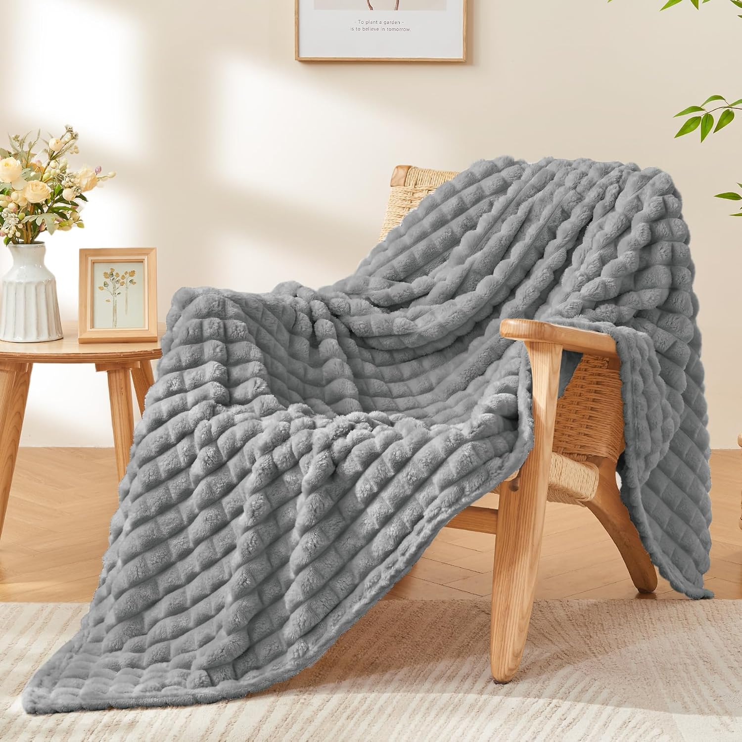 BEDELITE Updated Throw Blanket for Couch and Bed- Super Soft and Warm 3D Checkered Fluffy Fuzzy Fleece Blanket, Luxurious Plush Cozy Blanket for Room Decor Spring