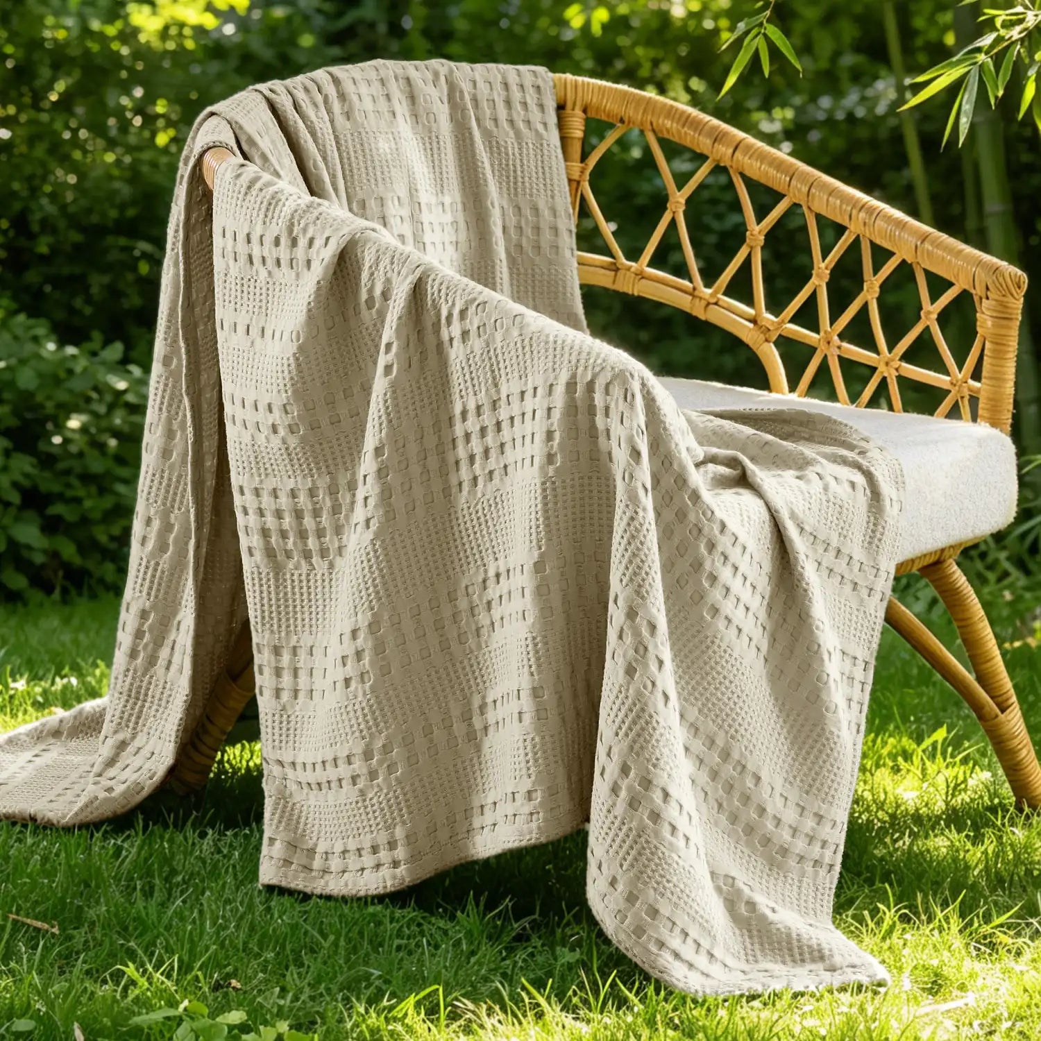 BEDELITE Cooling Waffle Blanket – Lightweight Breathable Cotton Summer Blanket of Rayon Derived from Bamboo for Hot Sleepers - Soft Cozy Blankets with Ideal Weight for Bed