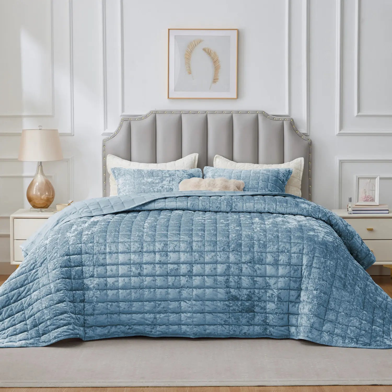 BEDELITE Velvet Quilt Set - Luxury Velvet Comforter Bedding Set 3 Pieces, Lightweight Soft Cozy Oversized Bedspread Coverlet for All Seasons with 2 Pillow Shams