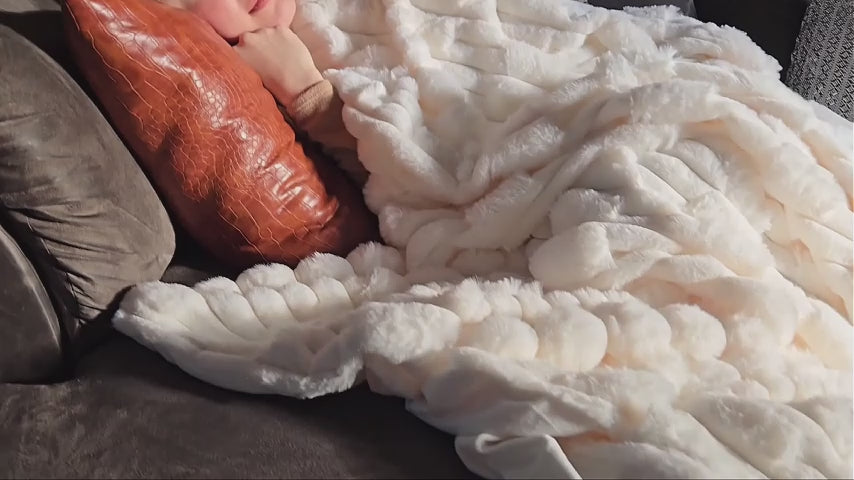 BEDELITE Reversible Faux Fur Throw Blanket